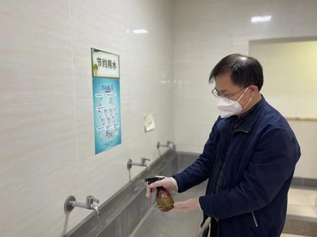 保洁工……他们在不同的工作领域中发挥着示范引领作用,然而,在上海新